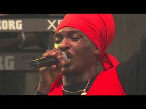 Anthony B - Raid The Barn (Live at Reggae On The River)