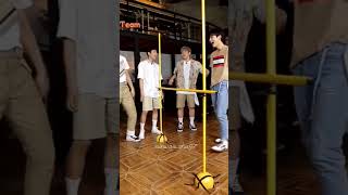 Download lagu Cha Eunwoo dancing limbo!! #chaeunwoo #eunwoo #leedongmin #astro mp3