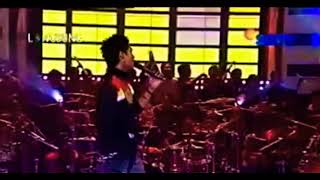 Download lagu ST12 - Aku Masih Sayang (Live 2007   Audio Edited) mp3