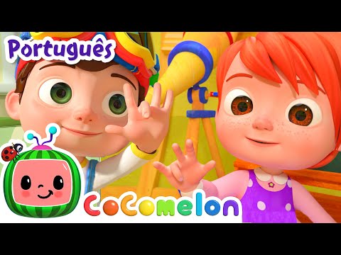 Capa de A família dos dedos | Cocomelon em Português | Desenhos Animados e Músicas Infantis