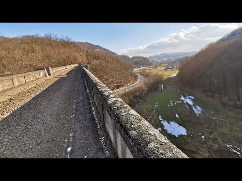 Viaductul uriaș de pe fosta cale ferată Deva - Brad