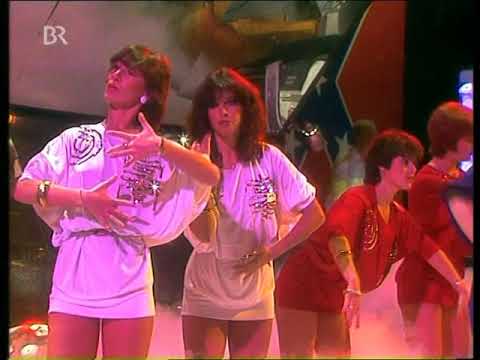 Doris D & The Pins - The Marvellous Marionettes