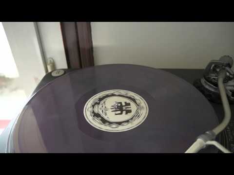 Dosis Decibel 04 - B1 - Sam-C - Alien Agent