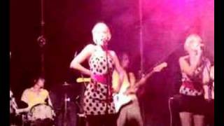 The Pipettes It Hurts To See You.. live@ Zion, Conegliano 07