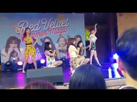[180812] Red Velvet perform "Power Up" at Caribbean Bay,  Everland Resort Fansign