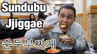 preview picture of video 'Sundubu jjigae (순두부찌개) - Korea's ultimate comfort food!'