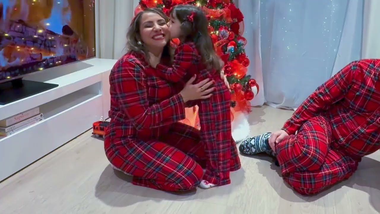 A Árvore de Natal Mais Encantadora do Ano: Como usar a #FitaMésh para deixar a Árvore mais volumosa