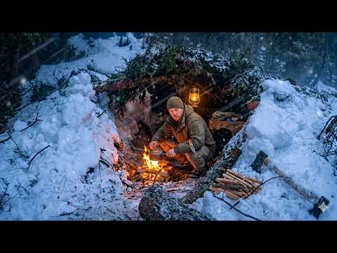 Surviving a Snowstorm with My Dog: Trapping & Cooking Wild Chicken