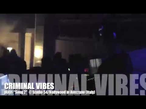 Criminal Vibes a.k.a. Paul Jockey plays Song 2