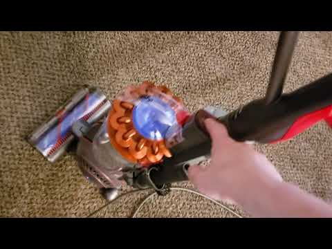 Dyson Ball Animal 3 Extra (UP30) First Use and First Impressions - Vacuuming Living Room