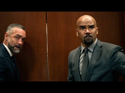 Hondon & Deacon Stay Locked In The Courtroom While The Criminals Flee - S.W.A.T 4x16
