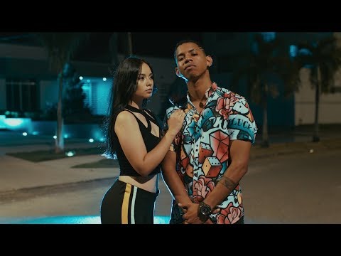 Tronick Beats, Alex Quin - Dame Un Momento (Video Oficial)