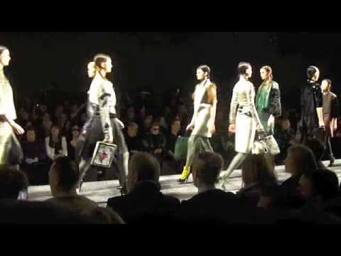 SFILATE DONNA MILANO FW 2012-2013 - FENDI