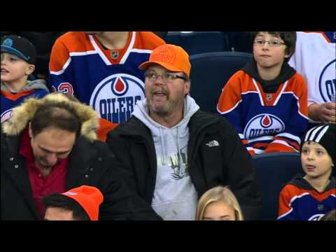 Gotta See It: Hall gives fan his stick after it flies into stands
