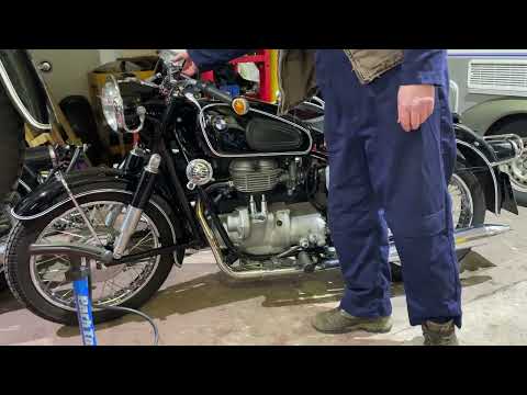 Thumbnail for BMW R27 cold start by BMW R27