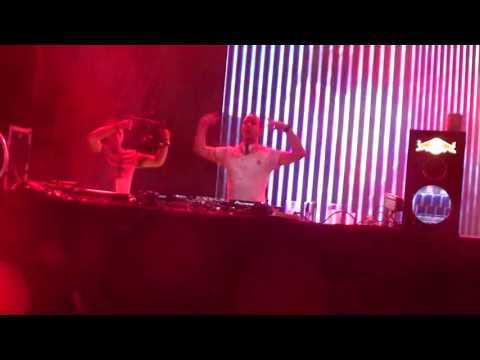 Moevv @ Soundlovers festival plays Dannic vs. Tom and Jame  -Clap