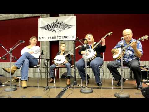 THE PRISONER'S SONG performed by GENA BRITT & PETE WERNICK @ IBMA 2012 BANJO MASTER'S WORKSHOP.#3