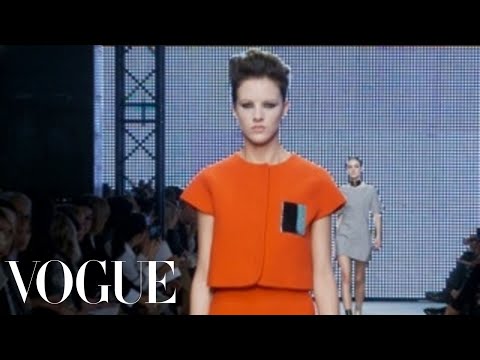 Fashion Show - Giambattista Valli: Spring 2011 Ready-to-Wear