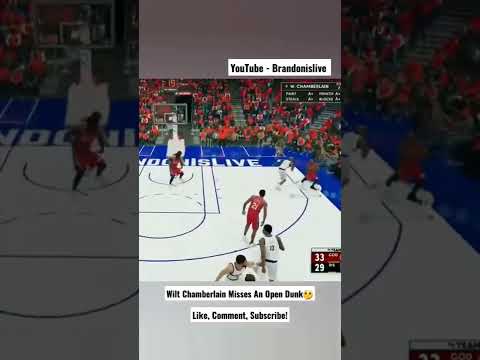 WILT CHAMBERLAIN MISSES A WIDE OPEN DUNK! #nba2k22 #nba #shorts #trending