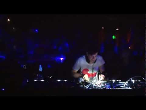 Thomas Gold @ Setai 01-12-2012 SING2ME