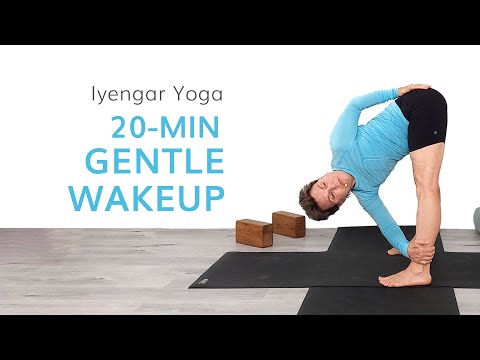 20-Min Gentle Wakeup--Iyengar Yoga for Beginners