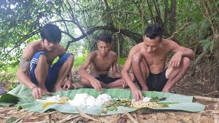 Download lagu Suku Dayak || Cara Orang Dayak bertahan hidup di hutan kalimantan mp3