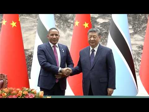 Presidents of China, Botswana attend signing ceremony of cooperation documents