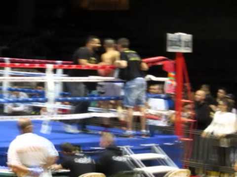 Vendetta Thai Fight - Dani Ru (Team Pitbull) vs Avelino