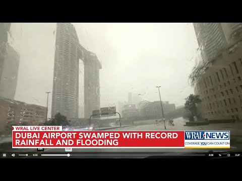 杜拜75年來最嚴重暴雨，一年份的雨一天就下完 (Storm dumps heaviest rain ever recorded in desert nation of UAE, flooding roads and Dubai's airport)