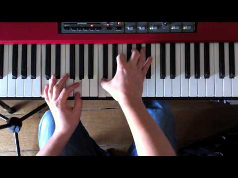 Extending piano chords in a simple progression