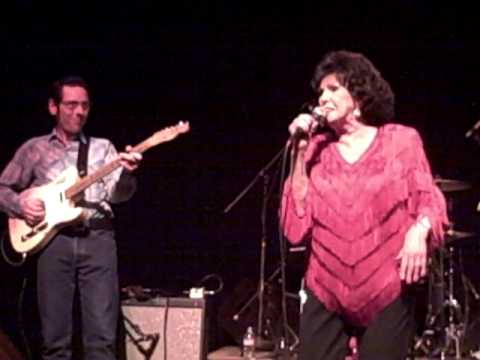 Wanda Jackson sings "Fujiyama Mama" in Petaluma!