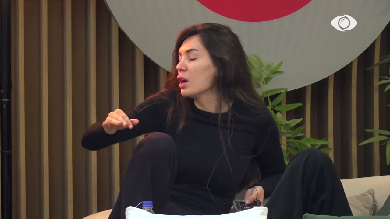 “A ka mundësi mos të më flasësh më me gojë”/ Debat mes Olës dhe Rizartës