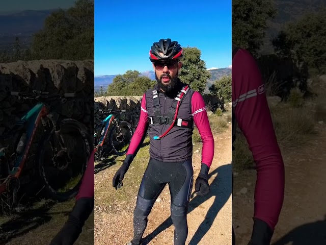 Vídeo relacionado con Lekeinchi Mochila Enrollable para Hombre, Mochila Impermeable Mujer para Portátil 17 Pulgadas, Elegante mochila de Viaje Mochilas tipo Casual para Viajes, Ciclismo, Escuela Uni, Negro