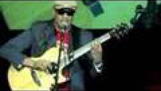 Raul Midon: "Everybody" and "Peace on Earth"