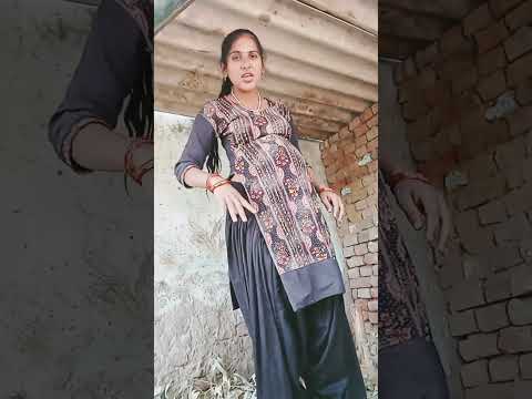 what is the girl wearing under the salwar