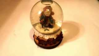 Santa Claus Music Box Snow Globe - Here Comes Santa Claus