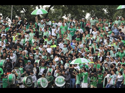 "Con el respaldo de su hinchada, Nacional entrena en el Atanasio de cara a la final | El Colombiano" Barra: Los del Sur &bull; Club: Atlético Nacional
