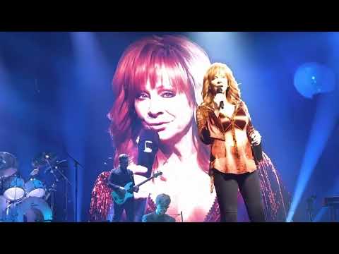Reba and Vince Gill - The Heart Won’t Lie - at the Cajundome
