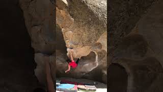 Video thumbnail of Gleaming the Cube, V8 (sit). Buttermilk Country