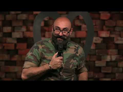 Ali Jahangiri - Yhdellä yleisöstä oli jäänyt puhelin päälle mun keikan aikana