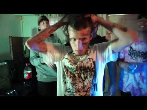 GG GANG - GG GANG (Ft. DELIRIO & ROUMEE)