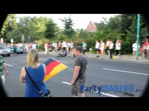 PartyDANCER.biz - 03.07.2010 - WM 2010-AutoKORSO - Viertelfinale - Neubrandenburg