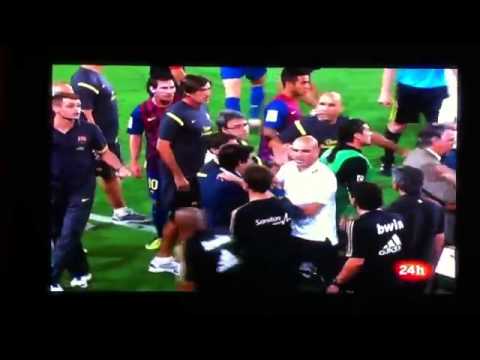 Vilanova slapping Mourinho
