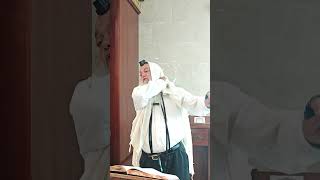 הלכה יפה מאוד (הרב יגאל כהן) - התמונה מוצגת ישירות מתוך אתר האינטרנט יוטיוב. זכויות היוצרים בתמונה שייכות ליוצרה. קישור קרדיט למקור התוכן נמצא בתוך דף הסרטון