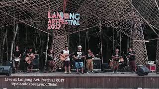 Download lagu SATRIA BERGITAR - ENDANK SOEKAMTI KERONCONG TINGKILAN COVER LIVE AT LANJONG ART FESTIVAL 2017 mp3 Download lagu SATRIA BERGITAR - ENDANK SOEKAMTI KERONCONG TINGKILAN COVER LIVE AT LANJONG ART FESTIVAL 2017 mp3