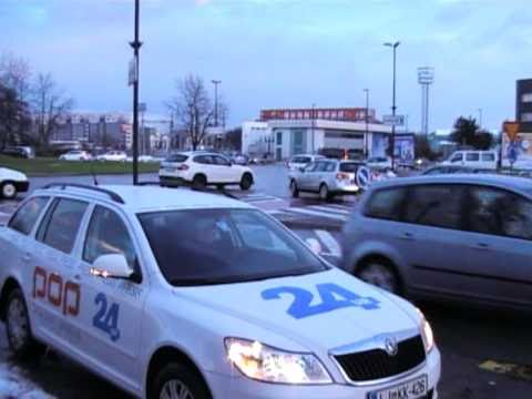 Počasna vožnja skozi krožišče