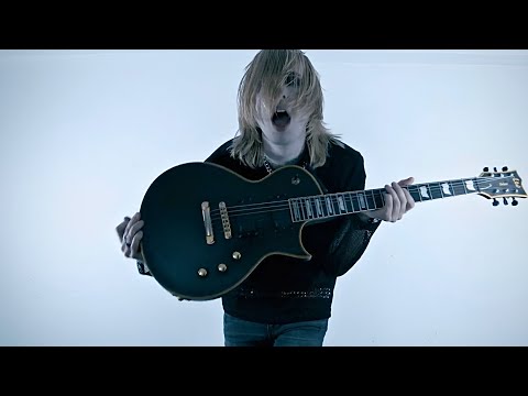 The Howl Twins - SHIVER (Official Music Video)