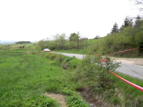 Classicauto Rajd Magurski 2011-- pomysłowe ominięcie szykany