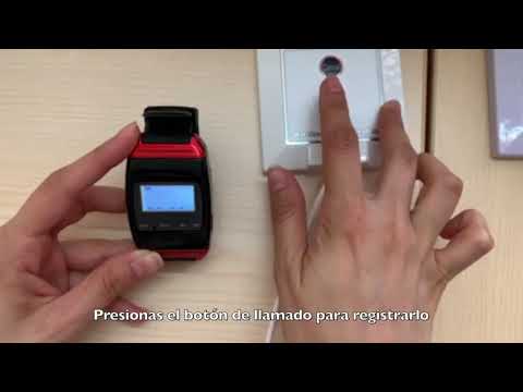 ¿Cómo conectar el botón/ cordón de llamado al reloj de la enfermera?