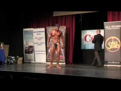 Free posing bodybuilding